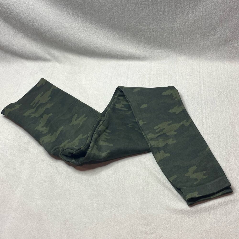 Spanx green camo leggings size small